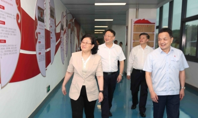 杨朝晖到梅州卷烟厂调研走访