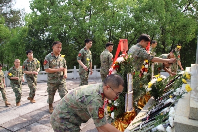 军地联合，清明祭扫！