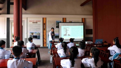 探访名人故居，感受客家文脉！梅江区西郊街道黄泥墩社区开展研学活动