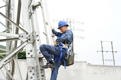 用匠心守护深山电网安全！省五一劳动奖章获得者杨成志，他的故事是这样的…