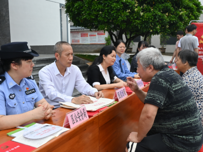 梅州市开展《信访工作条例》实施两周年集中宣传活动：做实群众工作 推进信访工作法治化