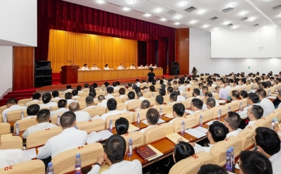 担当作为谋新篇 加力提速求突破！市委农村工作会议暨深入实施“百县千镇万村高质量发展工程”推进会侧记 