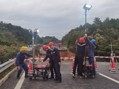 梅州供电局全力保障梅大高速茶阳路段救援用电需要