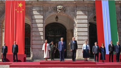 图集｜习近平出席匈牙利总统舒尤克和总理欧尔班举行的欢迎仪式