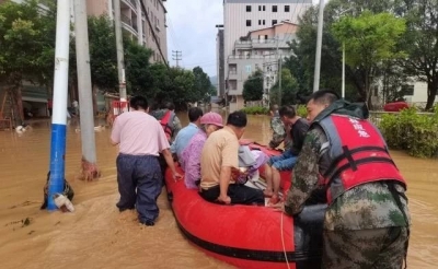 梅州市总工会拨付55万元支援救灾工作