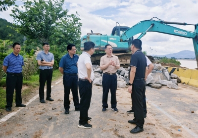 黄立强到蕉岭县三圳镇调研督导：做实做细灾后复产重建工作