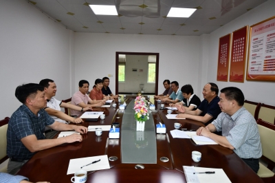 谢文威走访调研挂钩联系重点项目、挂点服务“四上”企业