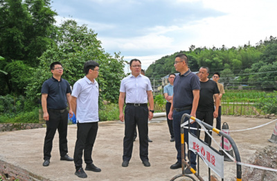 周小勇督导检查省生态环境保护督察发现问题整改工作