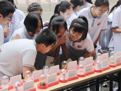 护航青春不“毒”行！梅州多部门联合开展禁毒宣传进校园活动