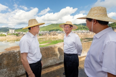 黄宁生率调研组来梅调研并参加人大代表集中履职月活动