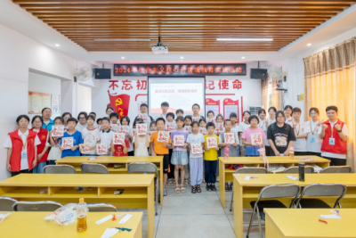 广州华商学院学子到梅县区南口镇开展“文化下乡”社会实践活动