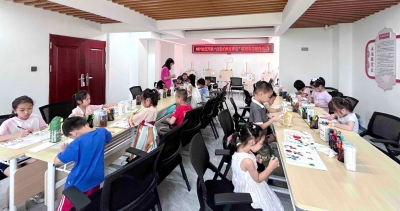 梅江区这个“行走的美育课堂”暑假公益绘画班开班啦！