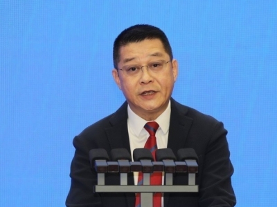 梅州乡贤曾智明获香港特区政府颁授铜紫荆星章