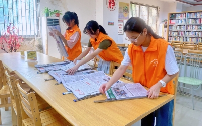 书香为伴 志愿同行！丰顺县学生志愿者，在图书馆里服务忙！