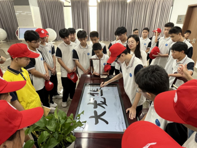 丰顺县大龙华镇联合仲恺农业工程学院马克思主义学院开展大思政课研学活动