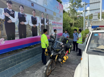 危险！摩托车上高速，揭博高速及时劝返