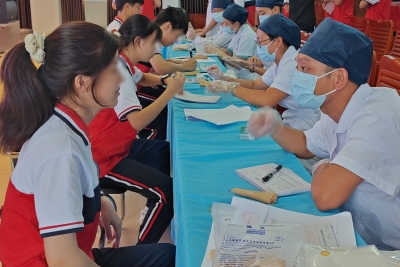 梅江区江南街道鸿都社区走进特殊学校开展义诊志愿服务活动