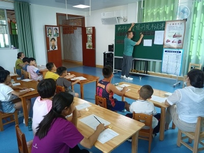 梅州市儿童福利院开展公益书法培训活动