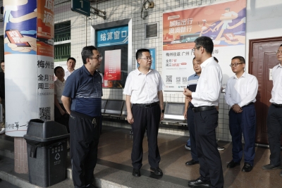 陈金銮督导检查国庆节前市场供应、安全生产、社会稳定工作 让人民群众度过一个平安祥和欢乐的国庆假期