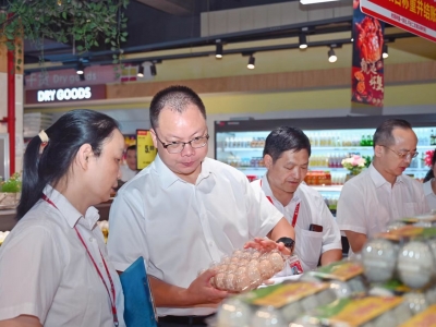 周小勇督导检查国庆节前安全生产、食品安全、消防安全和稳价保供等工作： 让群众度过一个安心、祥和的国庆佳节