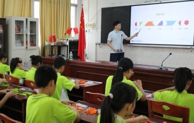 科技七巧板创意制作培训在平远县第三小学举行