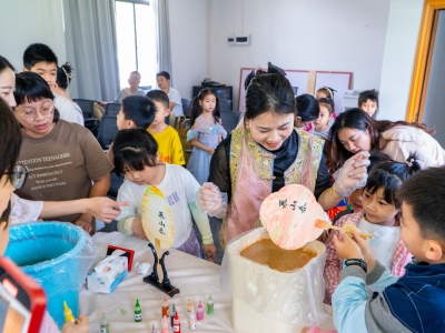 梅江区西阳镇举办“美丽庭院映家风·家教传承润心田”文化体验活动