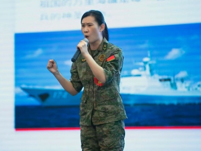 无悔青春只因那一抹深蓝！她，是平远县长田镇武装部部长黄丹萍