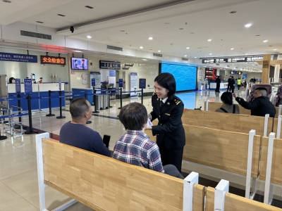 梅州海关会同梅州海关缉私分局开展打击海南离岛免税“套代购”走私普法宣传活动