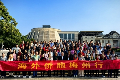 马来西亚雪隆嘉应会馆百人团来梅考察