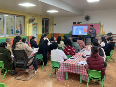 梅江区西郊街道瑞兴社区开展“赋能伴成长 共筑幸福家”家庭心理健康教育讲座