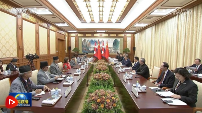 习近平会见尼泊尔总理奥利