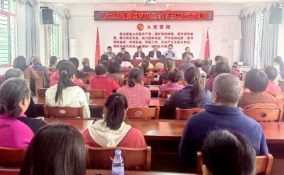 兴宁市新陂镇：人大代表“进站”传递党的好声音，推动宣讲“声”入人心