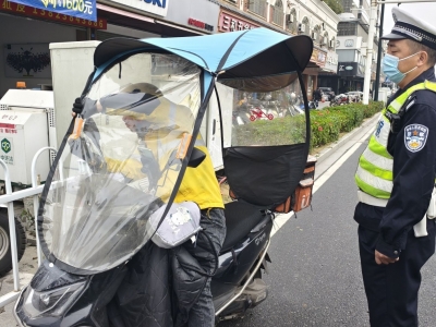 梅州交警持续开展摩电专项整治行动