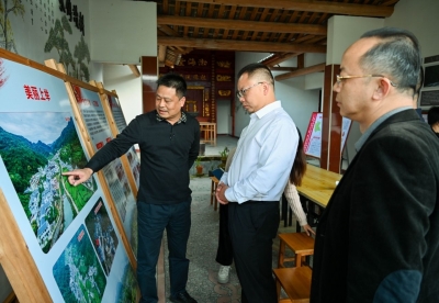 周小勇调研拟培育典型村建设： 增强“必须干、抓紧干”的意识 全力以赴推进典型村建设