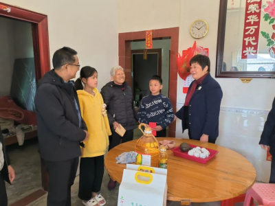 邱翠茂率队到小胜镇开展节前慰问及“百千万工程”等重点工作调研