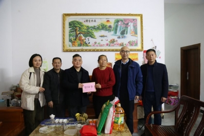 大埔县枫朗镇驻镇帮镇扶村工作队开展节前慰问活动