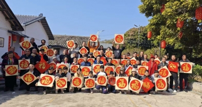 挥春送福！看，梅江区这个村的村民笑开颜