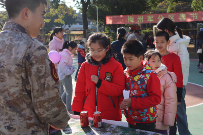 比智力、比体力！春节游园会在梅州军分区篮球场内热闹上演