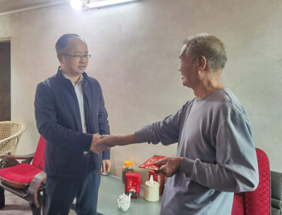 兴宁市径南镇开展2025年元旦春节走访慰问老党员活动