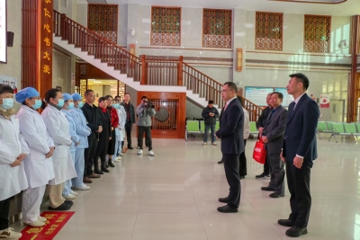 周小勇、喻勇检查春节安保维稳工作并看望慰问一线工作者： 新春慰问暖人心，关怀激励促前行