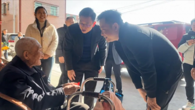 罗灏率队节前慰问百岁退役军人