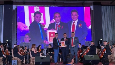 陈善宝获“中马文化友谊使者”“客家之光”称号