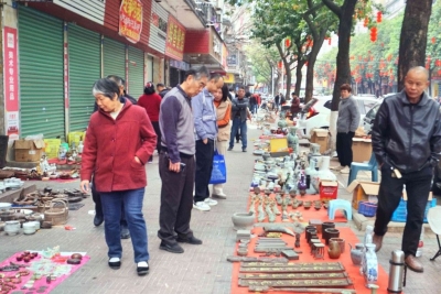 200多个文玩摊位热闹开市！兴宁市开展“文玩圩日”助力打造文旅打卡点活动