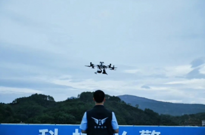 无人机警航战队，智守云端护民安！