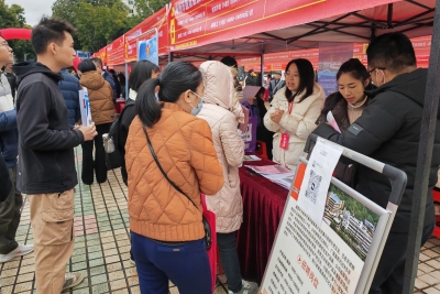170多家企业提供逾5000就业岗位！梅州举行2025年“春暖梅州”现场招聘活动 