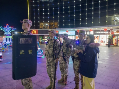 用脚步丈量平安版图 武警官兵化作新春 “守护神”