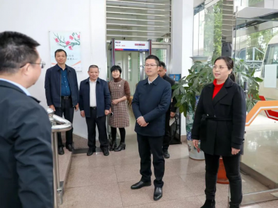 王锋率队开年走访慰问部分区直单位干部职工：新春慰问鼓干劲 凝心聚力启新程