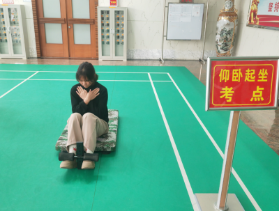 为军营梦不懈努力！今天，她们接受综合素质考评