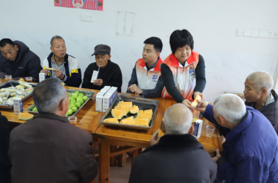 他们，走进五华县龙村敬老院，用真情传递温暖~