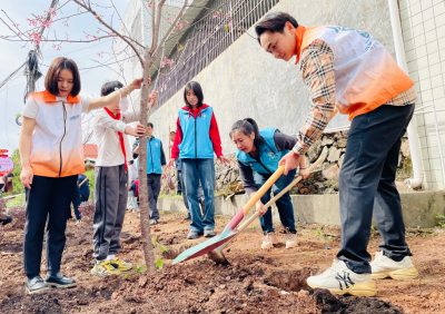 “植梦成长，护育未来”植树环保活动在梅县区程江镇大和小学举行